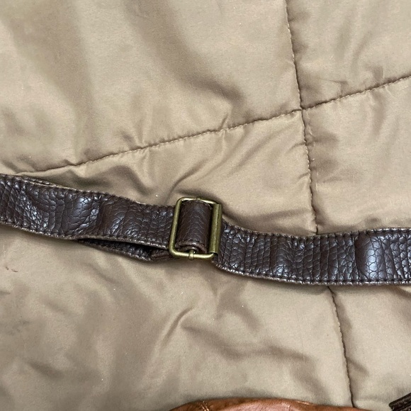 Bueno Handbag | Super Soft | Color Brown Camel | Carried Once |Adjustable Length - Picture 9 of 9